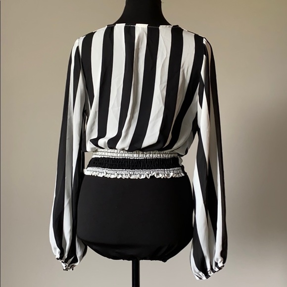 Bell Sleeve Blouse - Picture 4 of 6